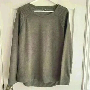 Crewneck with quilted shoulders SO SOFT